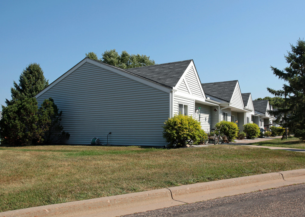 John Jergens Estates in Forest Lake, MN - Building Photo