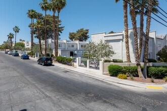 Mountain Vista Condos in Las Vegas, NV - Building Photo - Building Photo