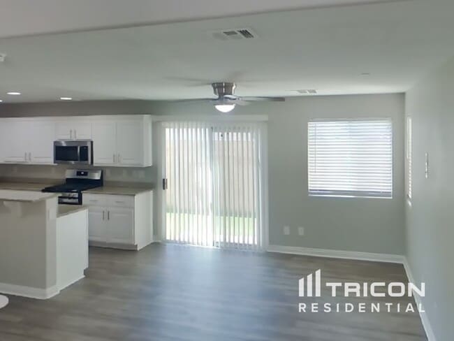 6731 Scarlet Star Ave in Las Vegas, NV - Building Photo - Building Photo