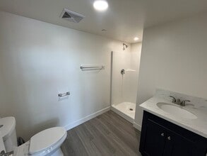 136 W San Ysidro Blvd in San Diego, CA - Building Photo - Building Photo