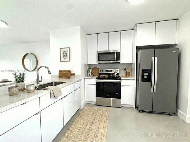 15969 NW 64th Ave in Hialeah, FL - Building Photo - Building Photo