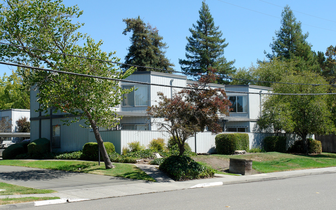 Matanzas Garden Apartments in Santa Rosa, CA - Building Photo