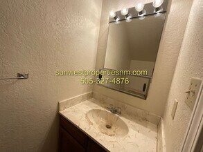 1078 E Navajo St in Farmington, NM - Building Photo - Building Photo