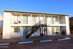 127 S Outpost Rd in Apache Junction, AZ - Building Photo