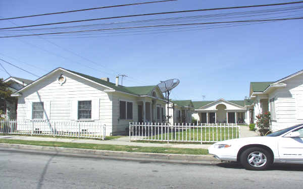 436 W 12th St in San Pedro, CA - Building Photo