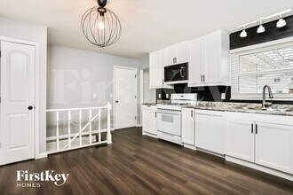 1366 Brandywine Ln in St. Peters, MO - Foto de edificio - Building Photo