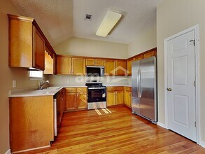 64 Lancaster Way in Richmond Hill, GA - Building Photo - Building Photo