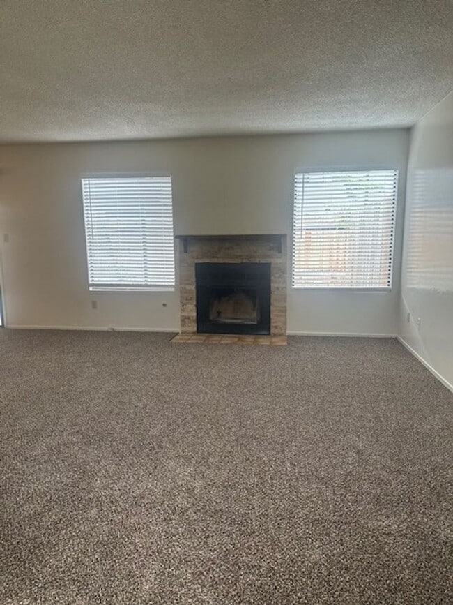 2800 Barrington St in Bakersfield, CA - Building Photo - Building Photo