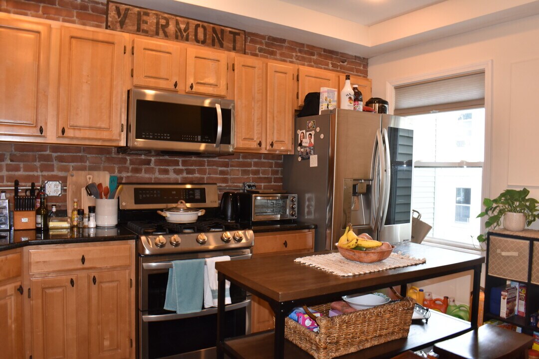 431 Faneuil St, Unit #1C in Boston, MA - Building Photo