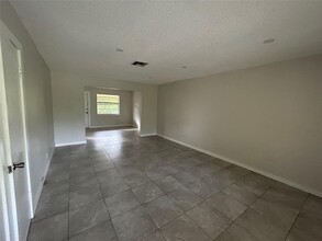 3890 Woodside Dr in Coral Springs, FL - Building Photo - Building Photo