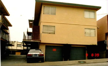 860 Hillside Blvd in Daly City, CA - Building Photo - Building Photo