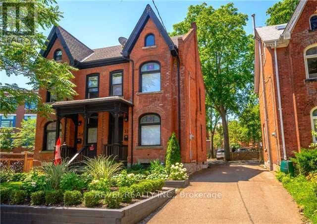 32 Main St in Hamilton, ON - Building Photo - Building Photo