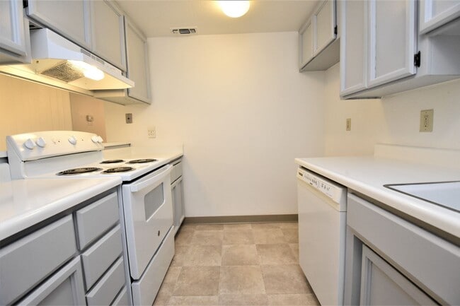 3846-3846 Westporter Dr in Sacramento, CA - Building Photo - Building Photo