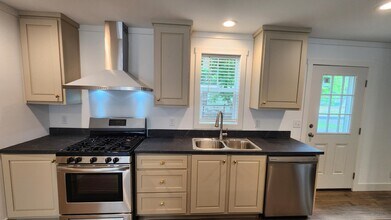 3735 Pinoak St in Village of Clarkston, MI - Foto de edificio - Building Photo