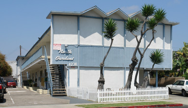 North Gardens Apartments in Los Angeles, CA - Building Photo - Building Photo