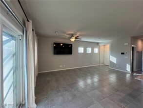 9791 Skyscape Ave in Las Vegas, NV - Building Photo - Building Photo