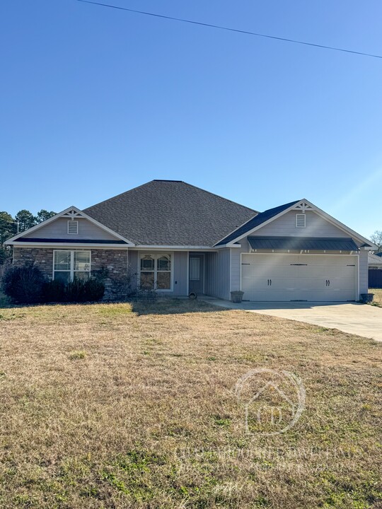 11 Snow Shoe Ct in Fort Mitchell, AL - Building Photo