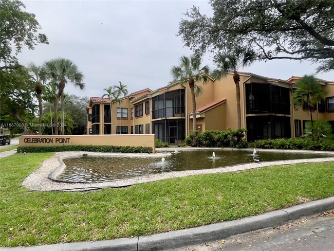 15555 N Miami Lakeway in Miami Lakes, FL - Building Photo - Building Photo