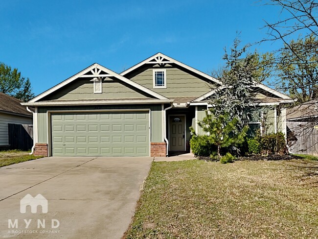 8932 S 253rd E Ave in Broken Arrow, OK - Foto de edificio - Building Photo