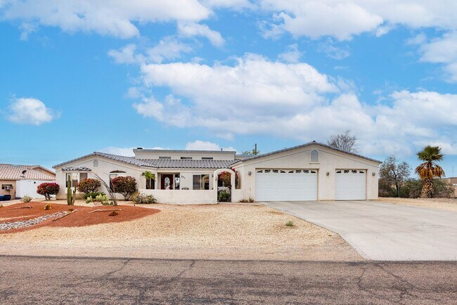 351 Farallon Dr in Lake Havasu City, AZ - Foto de edificio - Building Photo
