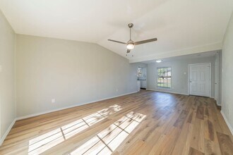 802 Birchwood Dr, Unit 06306 in Garland, TX - Building Photo - Building Photo