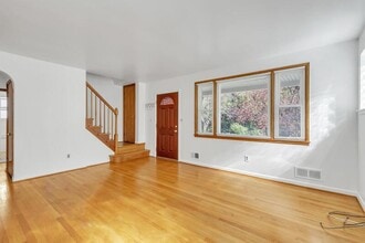 8212 Dorset Ave in Rosedale, MD - Building Photo - Building Photo