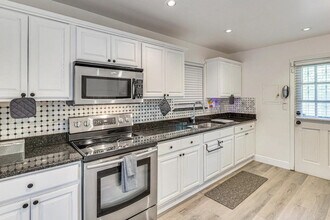 3960 NW 189th Terrace in Miami Gardens, FL - Building Photo - Building Photo