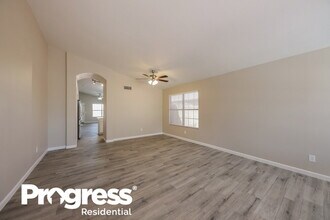 9626 W Clara Ln in Peoria, AZ - Foto de edificio - Building Photo