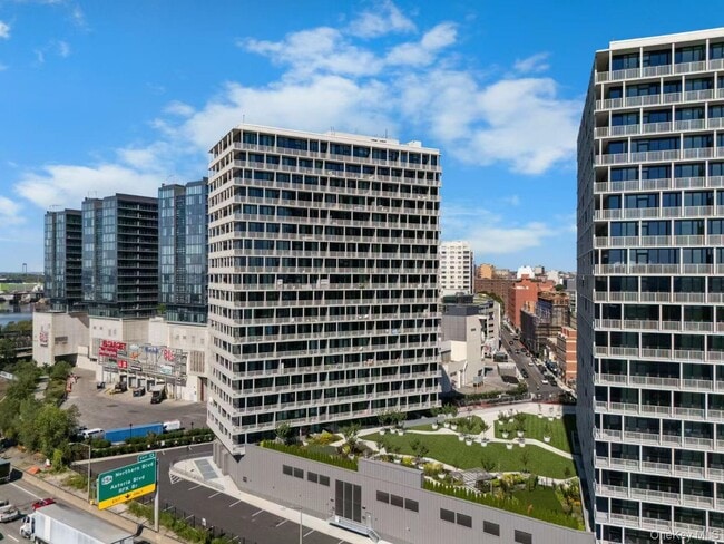 131-02B 40th Rd in Queens, NY - Building Photo - Building Photo