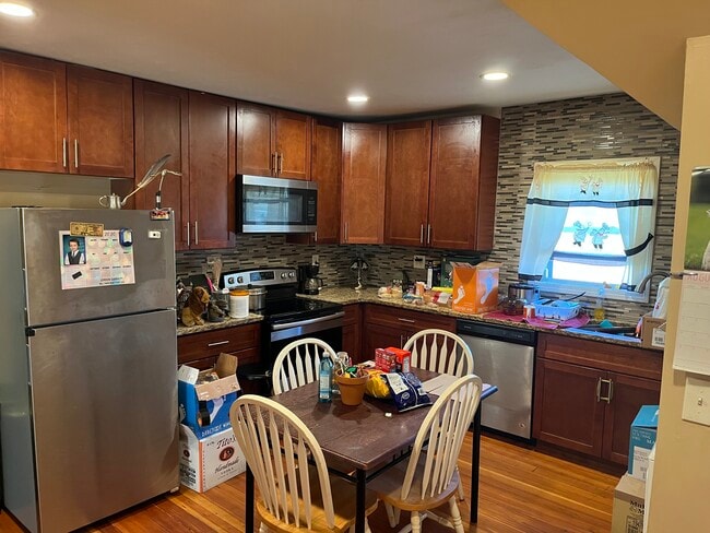 87 Endicott St in Worcester, MA - Foto de edificio - Building Photo