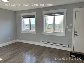 975 Bradner Rd in Abbotsford, BC - Building Photo - Building Photo