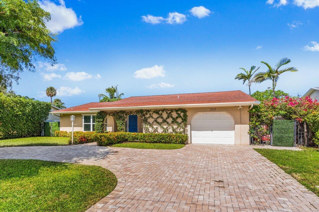 717 Heron Dr in Delray Beach, FL - Building Photo