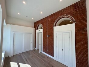 100 Captains Row in Chelsea, MA - Building Photo - Building Photo