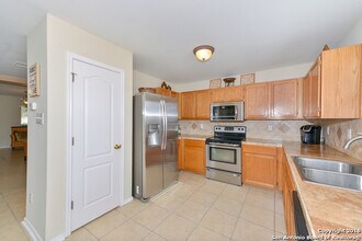 9718 Country Shadow in San Antonio, TX - Building Photo - Building Photo