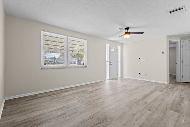 2509 Sweetwood Dr in Holiday, FL - Building Photo - Building Photo