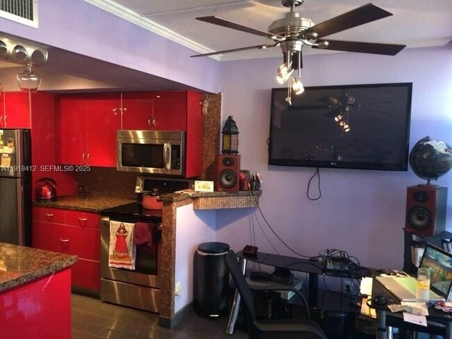 2001 Atlantic Shores Blvd in Hallandale Beach, FL - Building Photo - Building Photo