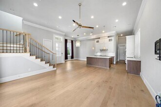 3420 W 12th St in Houston, TX - Foto de edificio - Building Photo