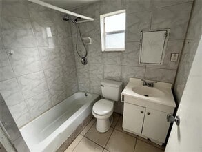 124 Daytona Ave in Daytona Beach, FL - Building Photo - Building Photo