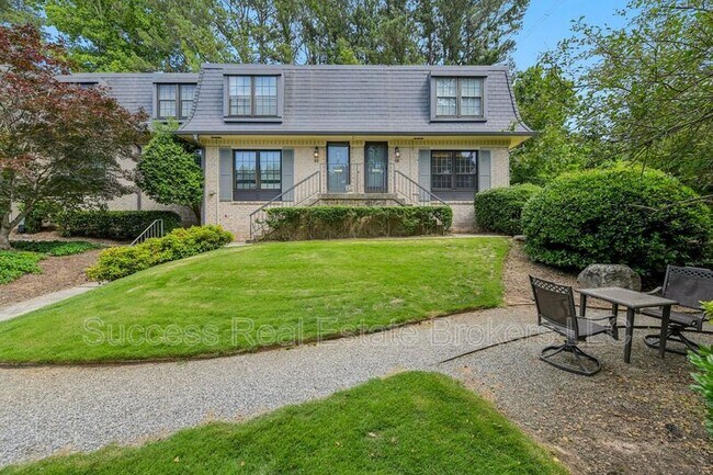 property at 98 La Rue Pl NW