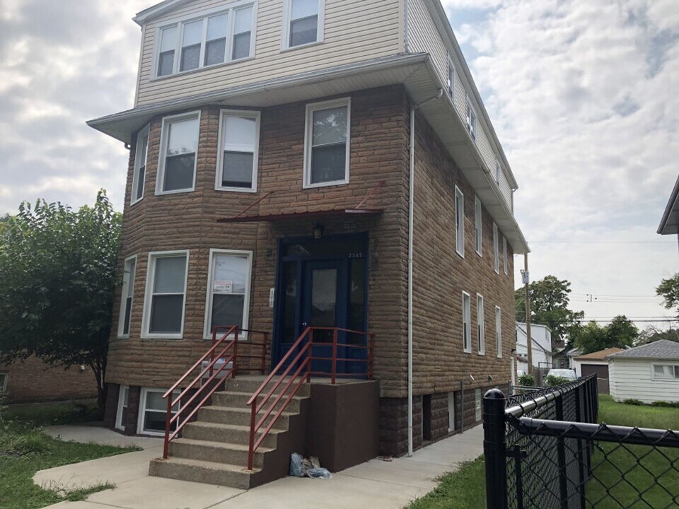 2542 N Newcastle Ave-Unit -3 in Chicago, IL - Building Photo