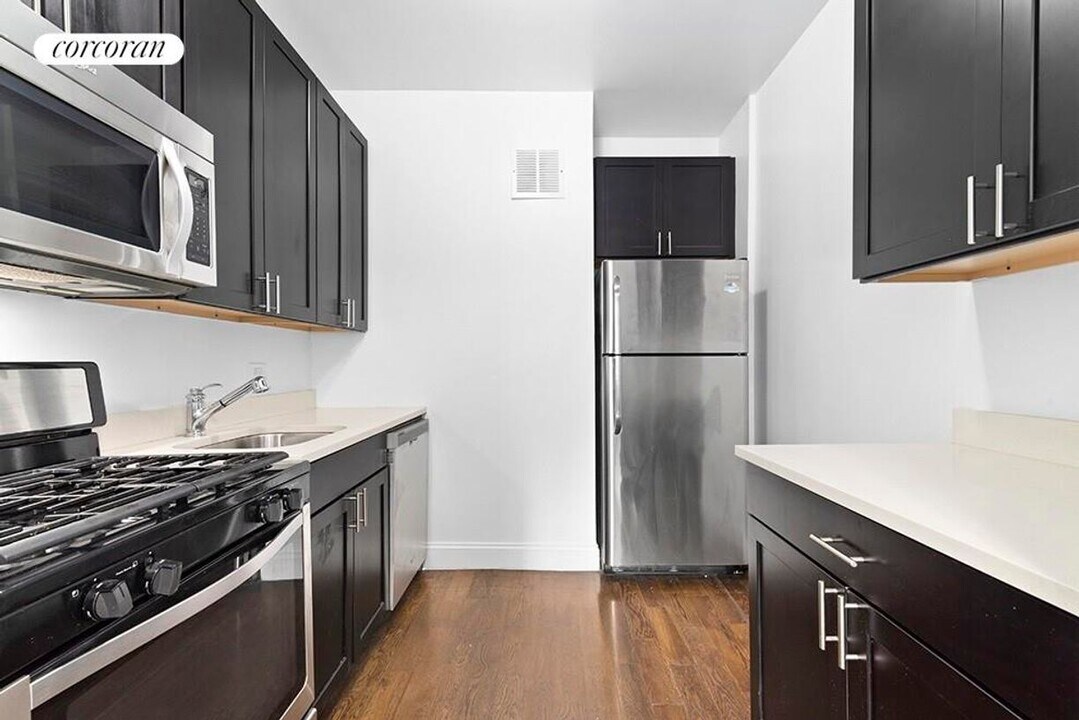 25 Lafayette Ave in Brooklyn, NY - Building Photo