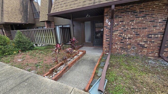 property at 1836 N Crystal Lake Dr