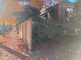 7737 15th Ave NW, Unit 7737 in Seattle, WA - Building Photo