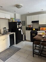 224 Hanover St in Boston, MA - Building Photo