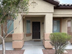 709 Fiesta Del Rey Ave in North Las Vegas, NV - Building Photo - Building Photo