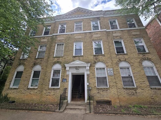 3125 Hanover Ave, Unit 3 in Richmond, VA - Foto de edificio - Building Photo