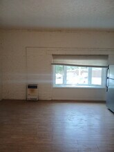 2210 Murray Hill Rd, Unit BEfficiencyBayWindow in Cleveland, OH - Building Photo - Building Photo