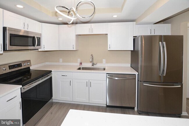 7621 Provincial Dr in McLean, VA - Building Photo - Building Photo