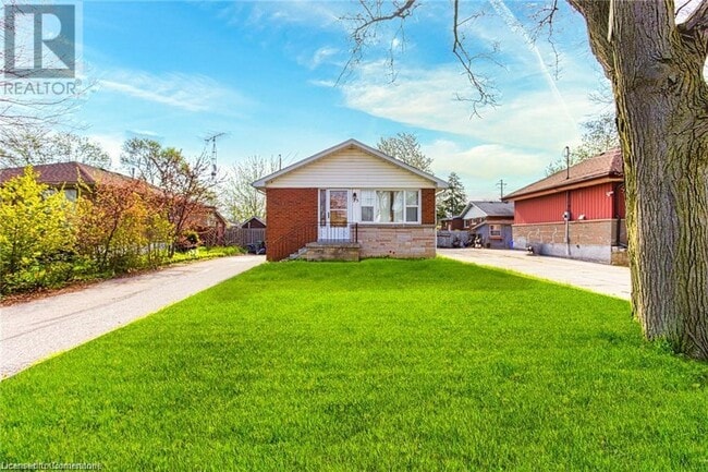 property at 75 Manning Ave