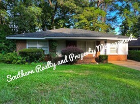 130 E Salem Dr in Montgomery, AL - Building Photo